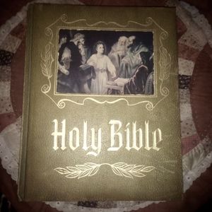 Beautiful vintage green family Holy Bible